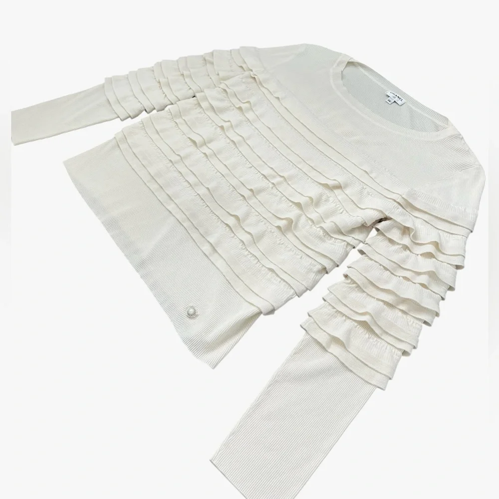 Chanel Sweater Soft Wool Womens 38 (6) Cream Ruffle Tiered Logo Pullover France